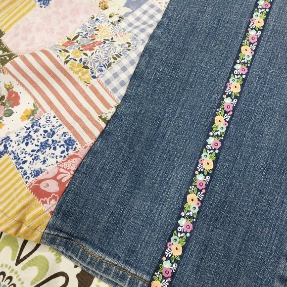 1024 Size 14P Liz Claiborne Stretch Upcycled Jeans Bell-Bottoms - Picture 2 of 4